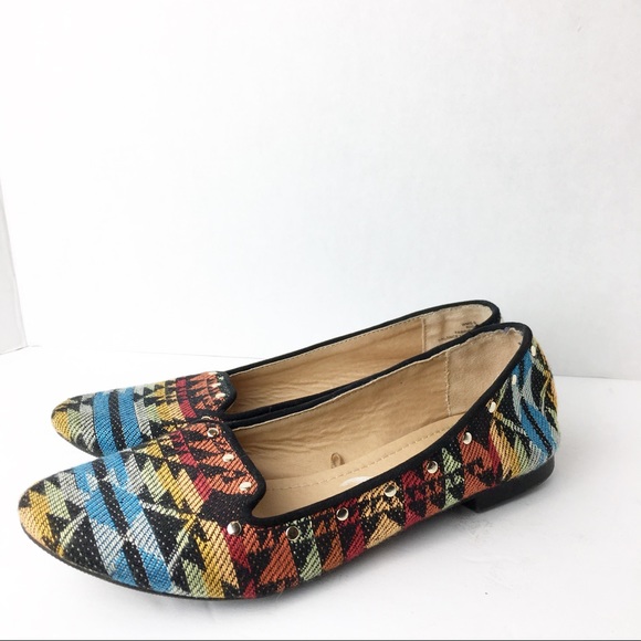 Report Shoes - SZ 6 Tribal Print Report Flats